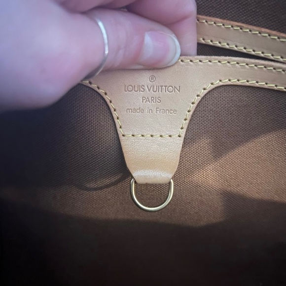 Authentic Louis Vuitton - Picture 6 of 10